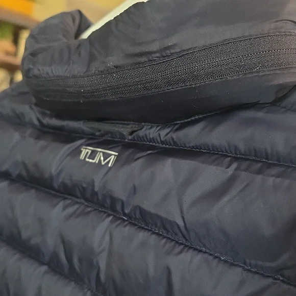 TUMI Packable down puffer jacket! S - Picture 6 of 9